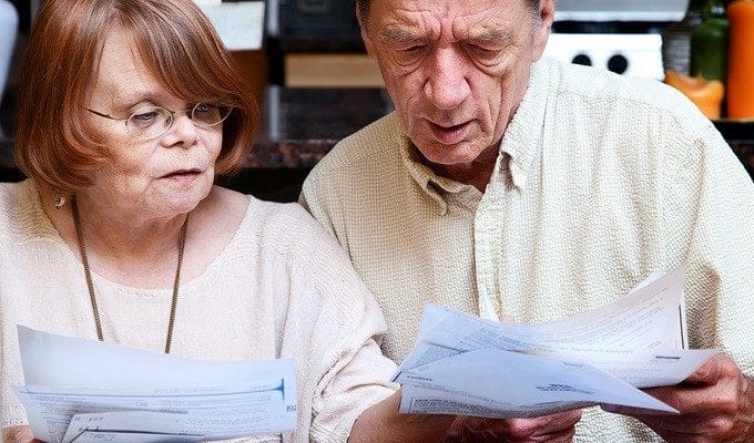 Selecting a Medical Alert System: Contract or Monthly Payments?