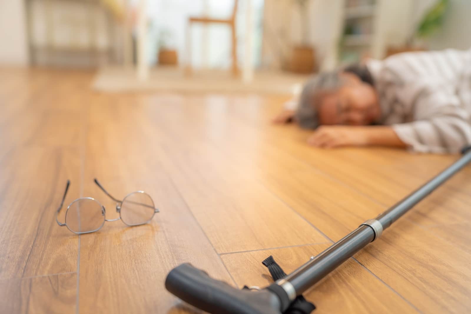 How to Prevent Falls at Home with the Help of Fall Detection Devices